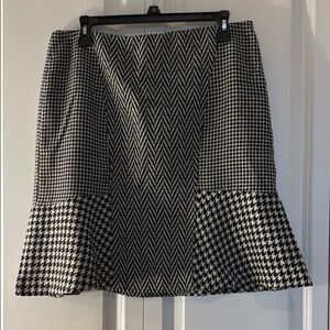 Ann Taylor Black and Cream Patterned A-Line Skirt